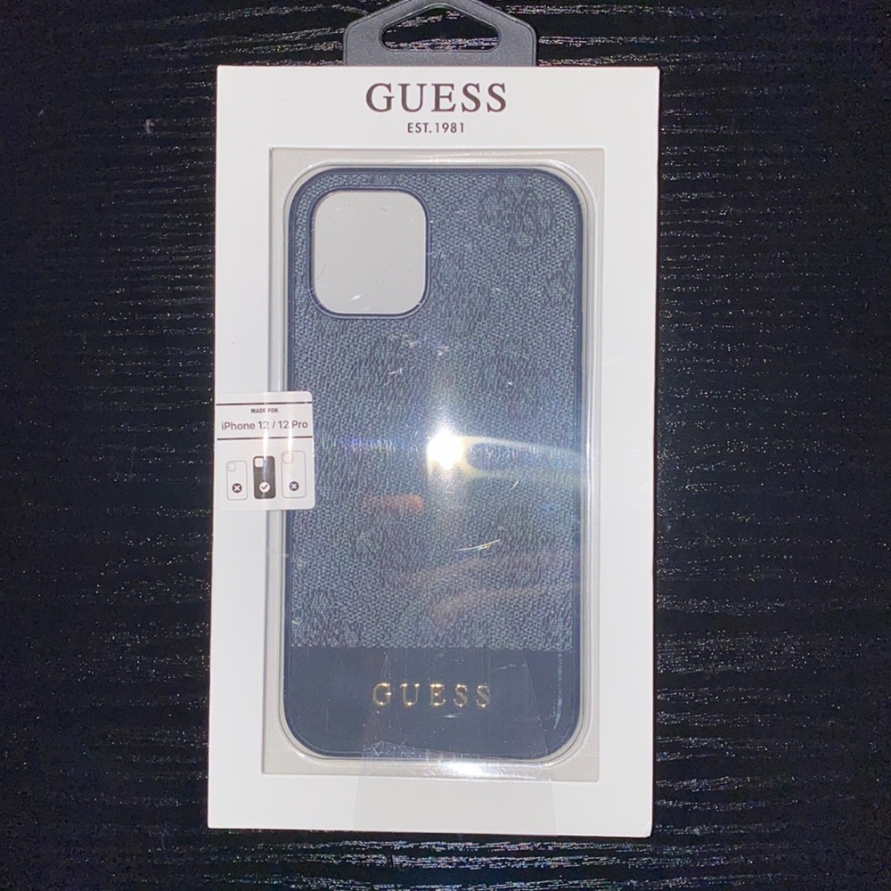 Guess iPhone 12 Pro case